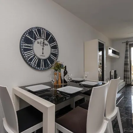 Castle Harbour 2 Bed Duplex