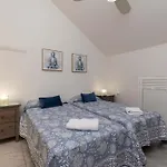 Castle Harbour 2 Bed Duplex Apartman