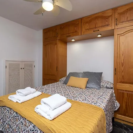 Castle Harbour 2 Bed Duplex Daire *