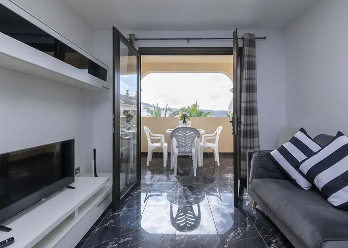 Castle Harbour 2 Bed Duplex 로스크리스티아노스