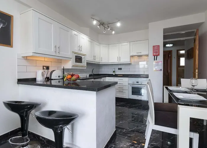 Castle Harbour 2 Bed Duplex 로스크리스티아노스