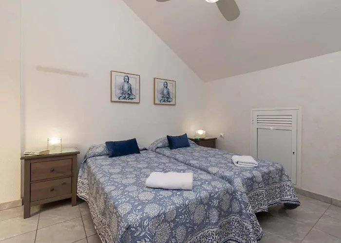 Castle Harbour 2 Bed Duplex 아파트