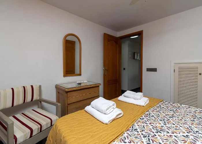 Castle Harbour 2 Bed Duplex 아파트 *